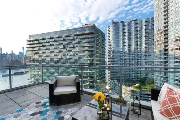 2 bedrooms apartment for rent in LIC - Queens, New York