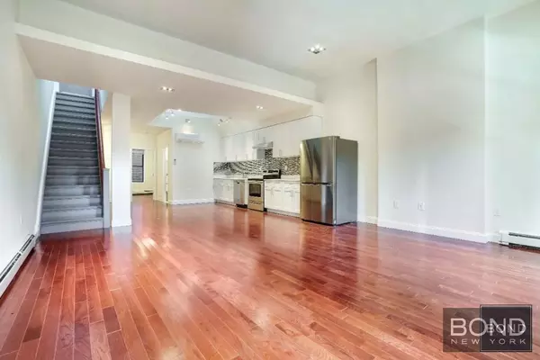4 bedrooms apartment for rent in Midtown West - Manhattan, New York