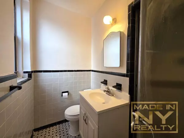 2 bedrooms apartment for rent in Rego Park - Queens, New York