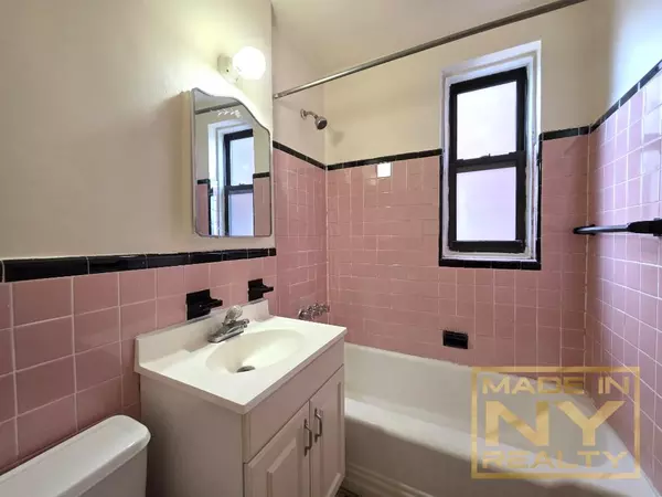 2 bedrooms apartment for rent in Rego Park - Queens, New York