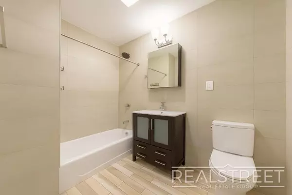 2 bedrooms apartment for rent in Elmhurst - Queens, New York