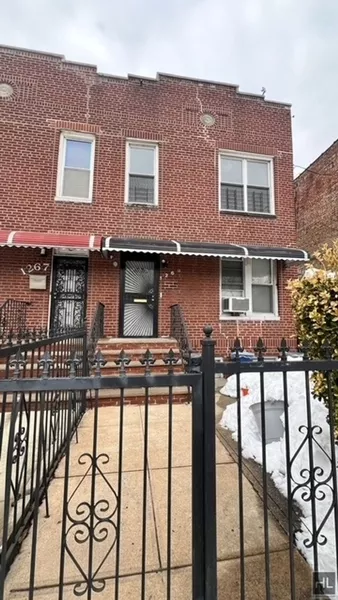 3 bedrooms apartment for rent in Canarsie - Brooklyn, New York