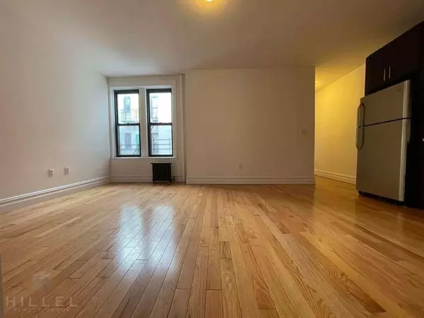 3 bedrooms apartment for rent in Astoria - Queens, New York
