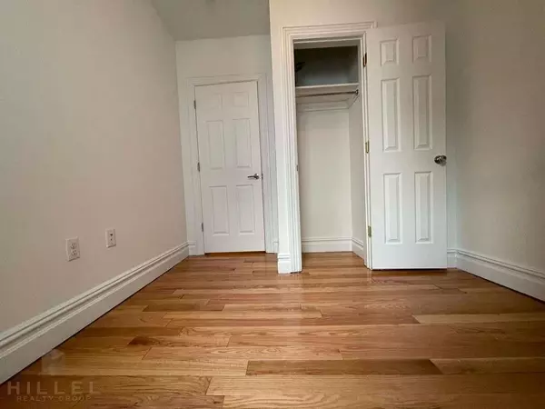 3 bedrooms apartment for rent in Astoria - Queens, New York