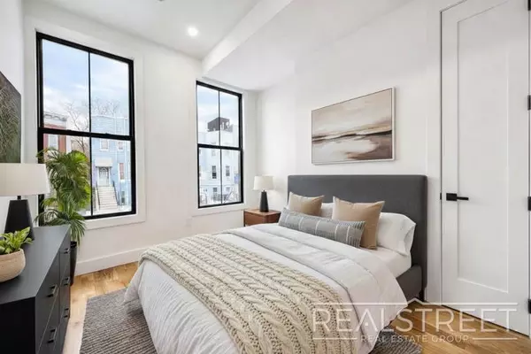 3 bedrooms apartment for rent in Downtown Brooklyn - Brooklyn, New York