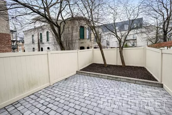 3 bedrooms apartment for rent in Downtown Brooklyn - Brooklyn, New York