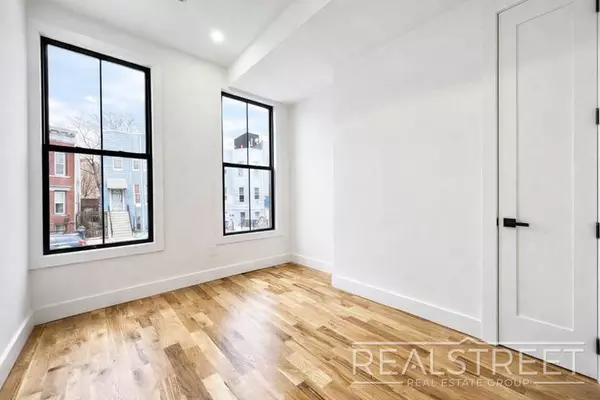 3 bedrooms apartment for rent in Downtown Brooklyn - Brooklyn, New York