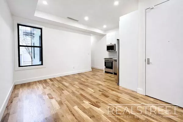 3 bedrooms apartment for rent in Downtown Brooklyn - Brooklyn, New York