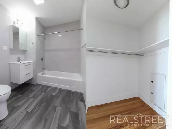 2 bedrooms apartment for rent in Elmhurst - Queens, New York