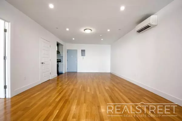 2 bedrooms apartment for rent in Elmhurst - Queens, New York