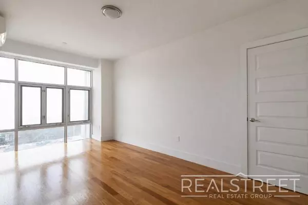 2 bedrooms apartment for rent in Elmhurst - Queens, New York