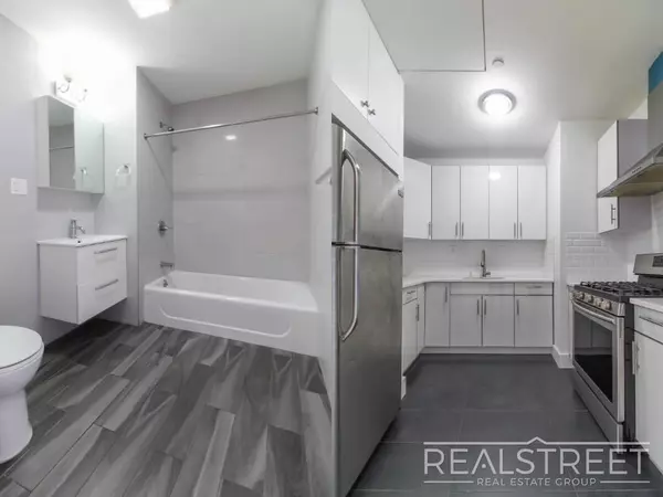 2 bedrooms apartment for rent in Elmhurst - Queens, New York