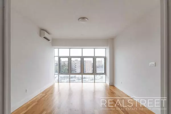 2 bedrooms apartment for rent in Elmhurst - Queens, New York