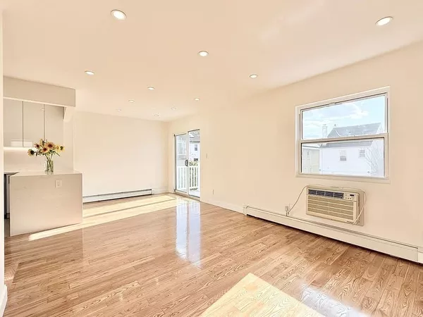 3 bedrooms apartment for rent in Middle Village - Queens, New York