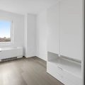 Room for rent in LIC #1
