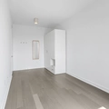 Room for rent in LIC #3