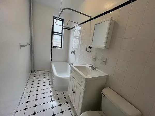 2 bedrooms apartment for rent in Woodstock - The Bronx, New York