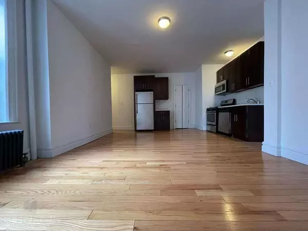 3 bedrooms apartment for rent in Astoria - Queens, New York