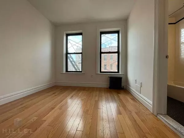 3 bedrooms apartment for rent in Astoria - Queens, New York