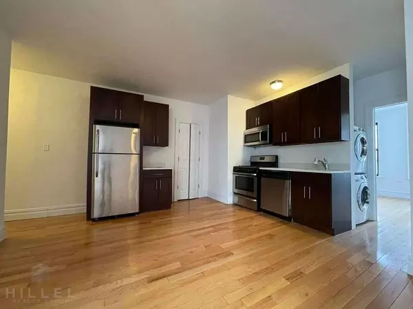 3 bedrooms apartment for rent in Astoria - Queens, New York