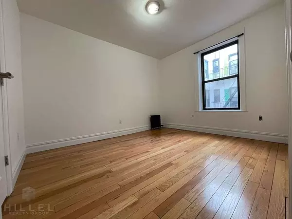 3 bedrooms apartment for rent in Astoria - Queens, New York