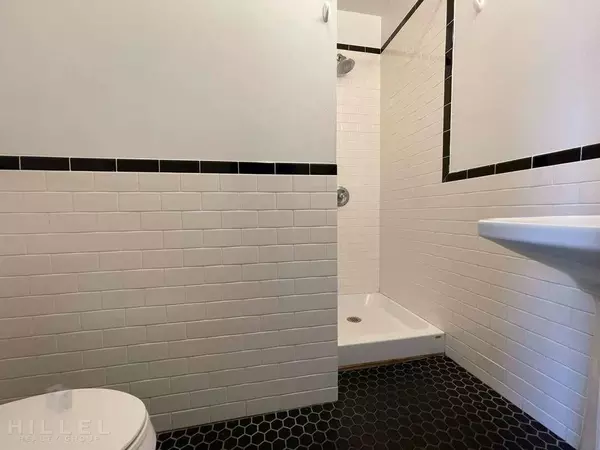 3 bedrooms apartment for rent in Astoria - Queens, New York