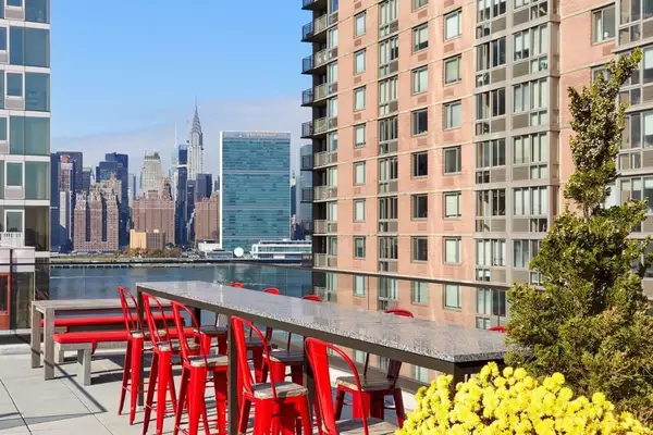 2 bedrooms apartment for rent in LIC - Queens, New York