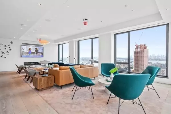 2 bedrooms apartment for rent in LIC - Queens, New York