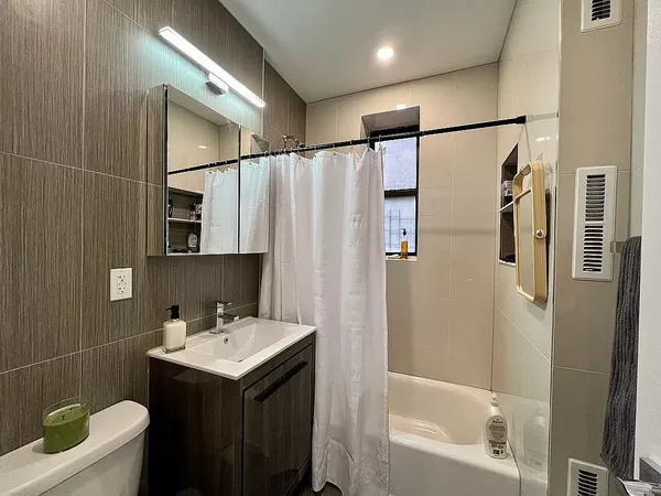 Studio Apartment for rent in Elmhurst - Queens, New York