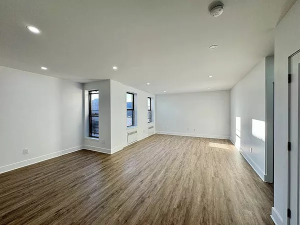 2 bedrooms apartment for rent in Elmhurst - Queens, New York