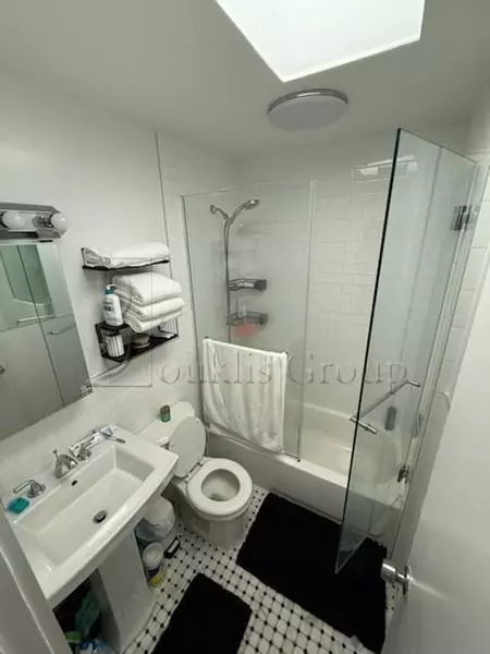 2 bedrooms apartment for rent in Astoria - Queens, New York