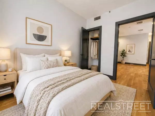 3 bedrooms apartment for rent in Downtown Brooklyn - Brooklyn, New York