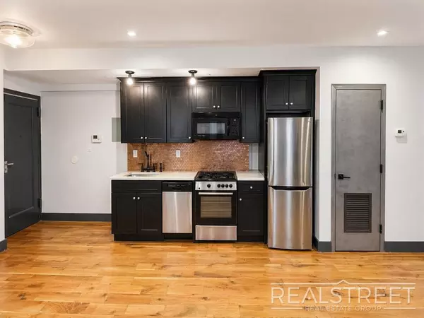 3 bedrooms apartment for rent in Downtown Brooklyn - Brooklyn, New York