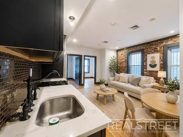 3 bedrooms apartment for rent in Downtown Brooklyn - Brooklyn, New York