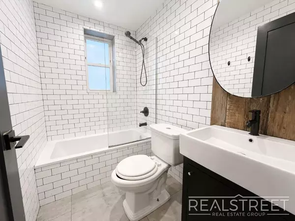 3 bedrooms apartment for rent in Downtown Brooklyn - Brooklyn, New York