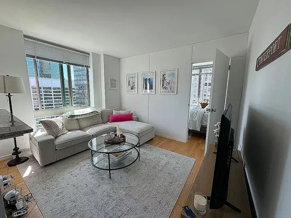 3 bedrooms apartment for rent in Midtown West - Manhattan, New York