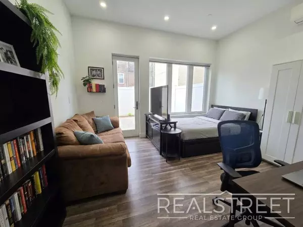 Studio Apartment for rent in Flatbush Ditmas Park - Brooklyn, New York