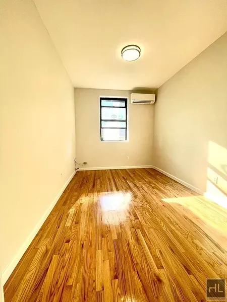 2 bedrooms apartment for rent in Astoria - Queens, New York