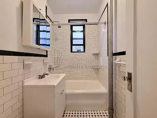 2 bedrooms apartment for rent in Astoria - Queens, New York