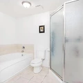 Room for rent in Old Ottawa South #4