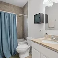 Room for rent in Logan Square #9
