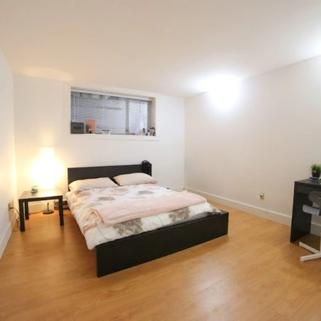 Coliving in Oakridge - West Van, Vancouver