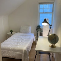 Coliving in Fairview - West Van, Vancouver